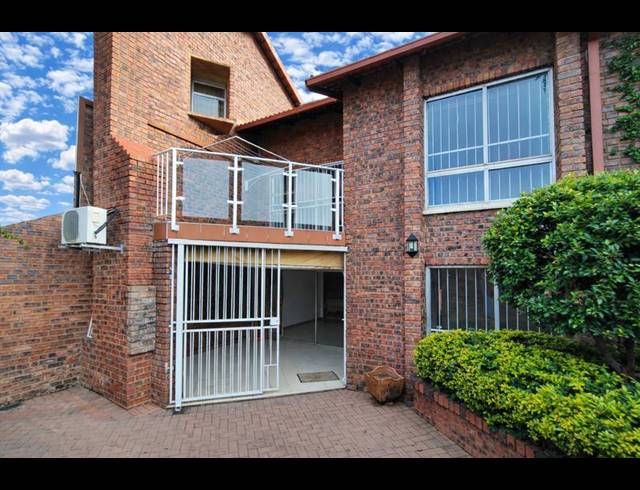 3 BEDROOM HOUSE FOR SALE IN WATERKLOOF HEIGHTS